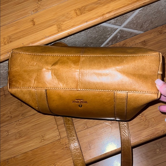 Wild West Los Angeles tan Leather shoulder Bag - Picture 6 of 11